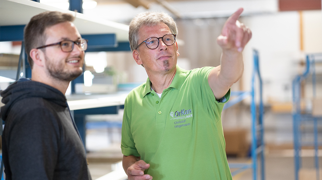 Christof Högemann erklärt ein Orkan Lager